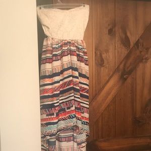 White lace strapless patterned dress